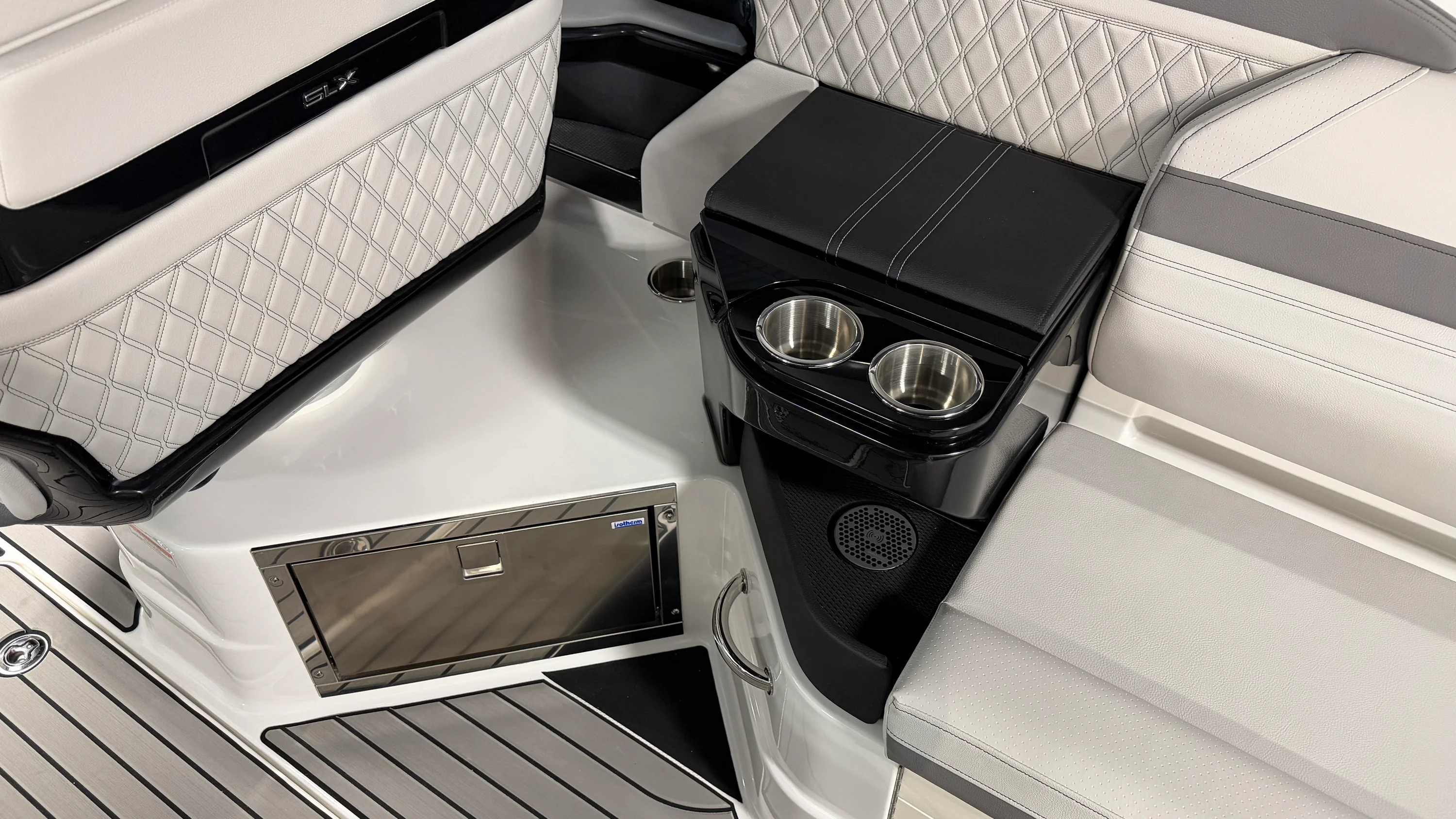 2026 Sea Ray SLX 280 Image Thumbnail #57