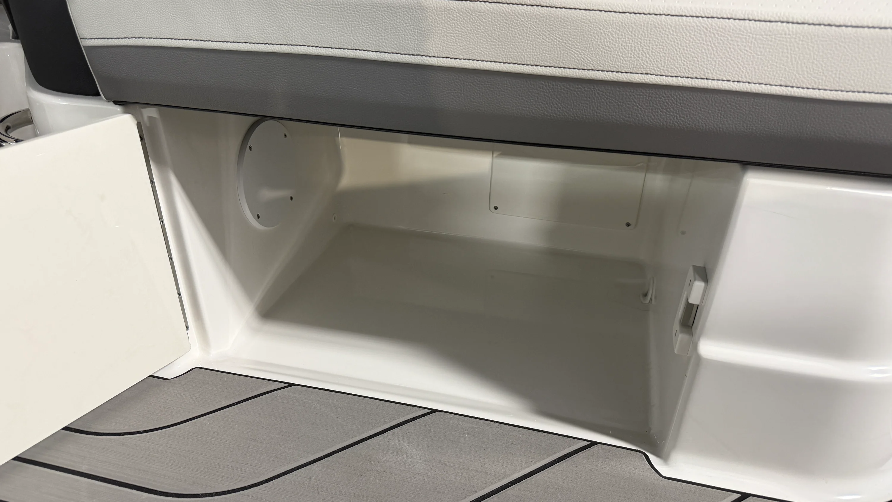 2026 Sea Ray SLX 280 Image Thumbnail #53