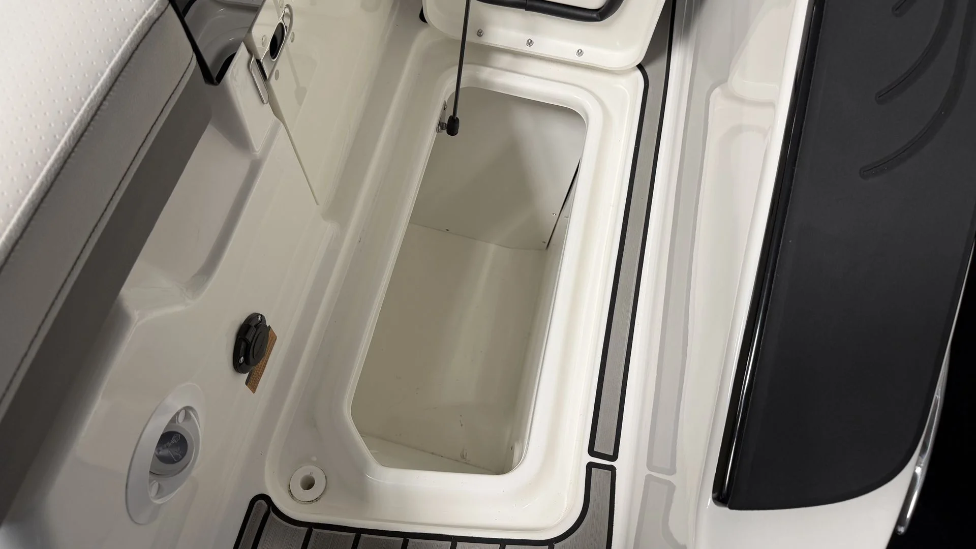 2026 Sea Ray SLX 280 Image Thumbnail #29