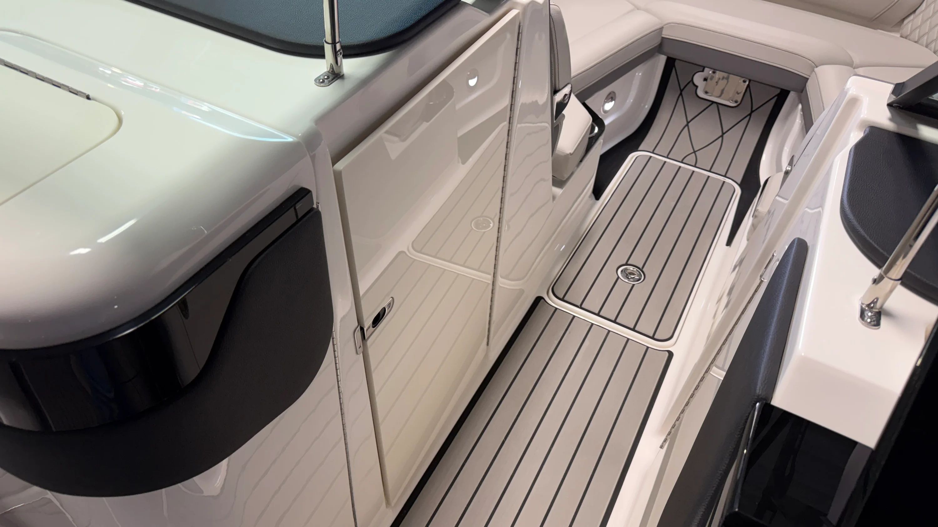 2026 Sea Ray SLX 280 Image Thumbnail #97