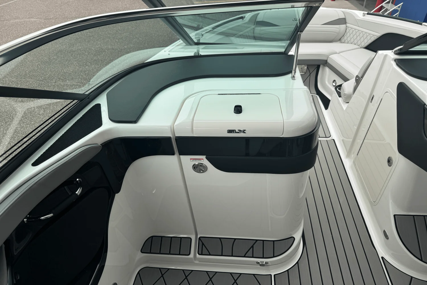 2026 Sea Ray SLX 280 Image Thumbnail #39