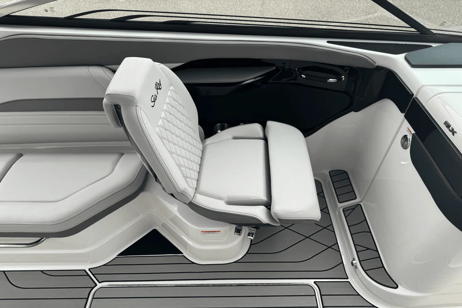 2026 Sea Ray SLX 280 Image Thumbnail #35