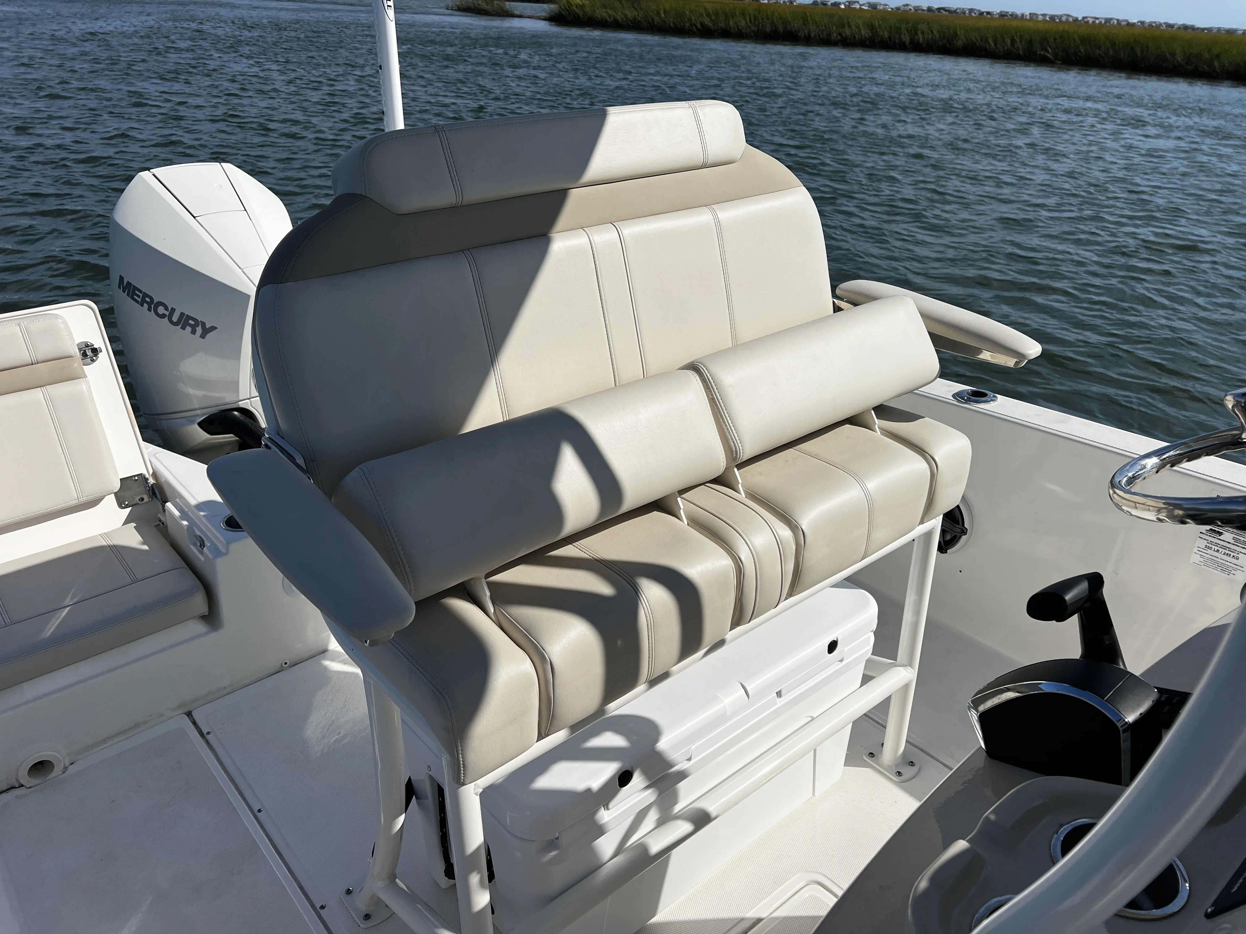 2025 Boston Whaler 220 Dauntless Image Thumbnail #15