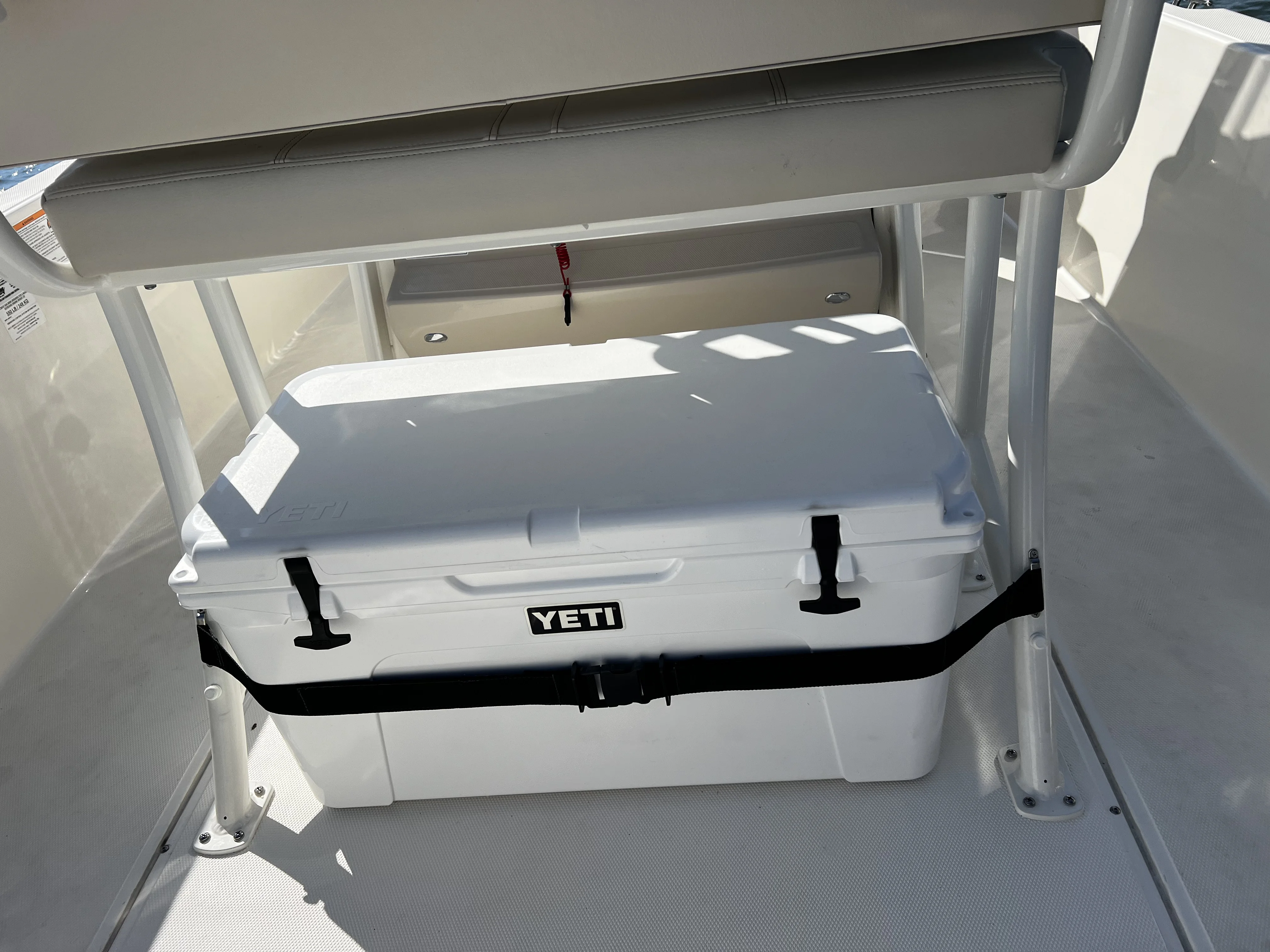 2025 Boston Whaler 220 Dauntless Image Thumbnail #16