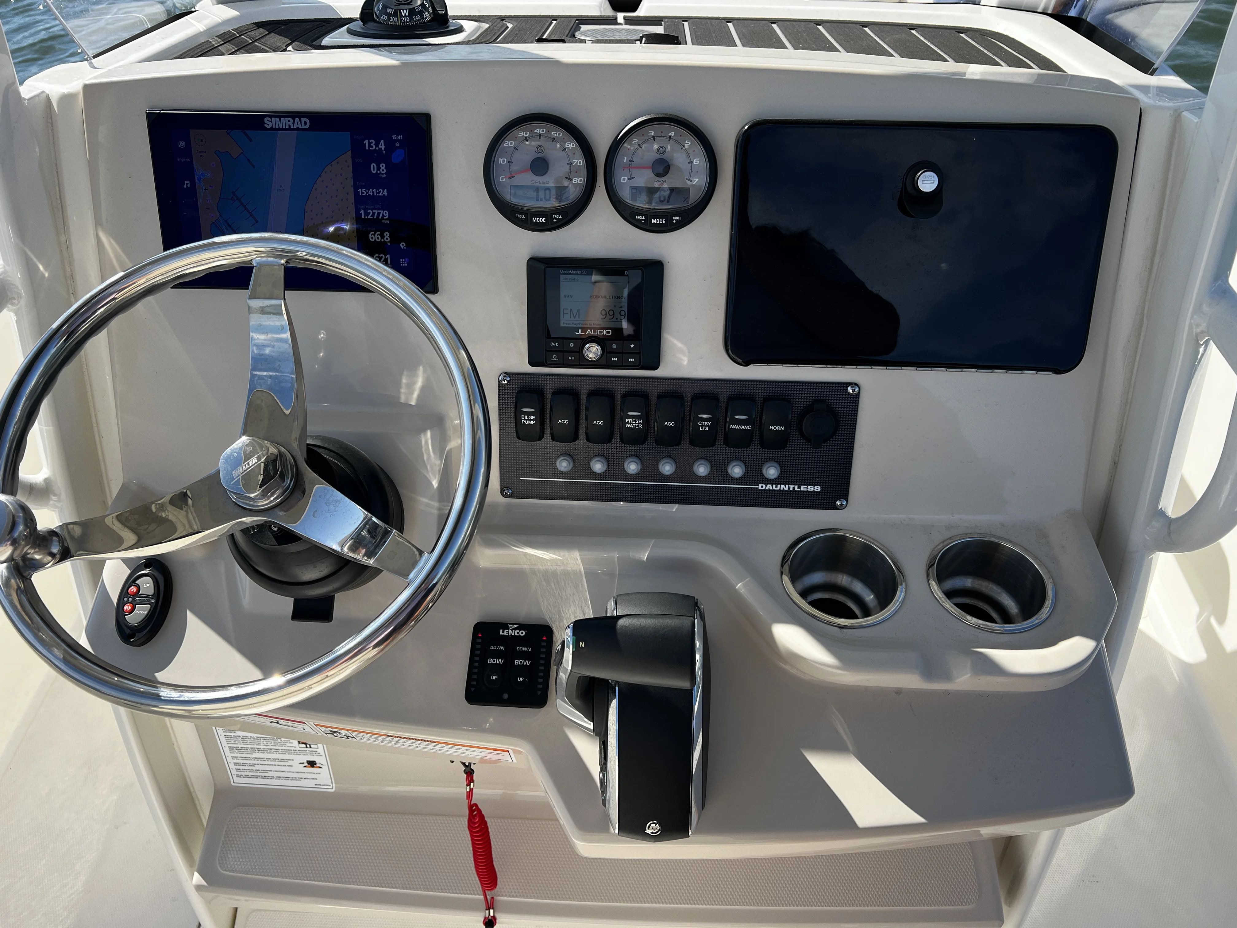 2025 Boston Whaler 220 Dauntless Image Thumbnail #13