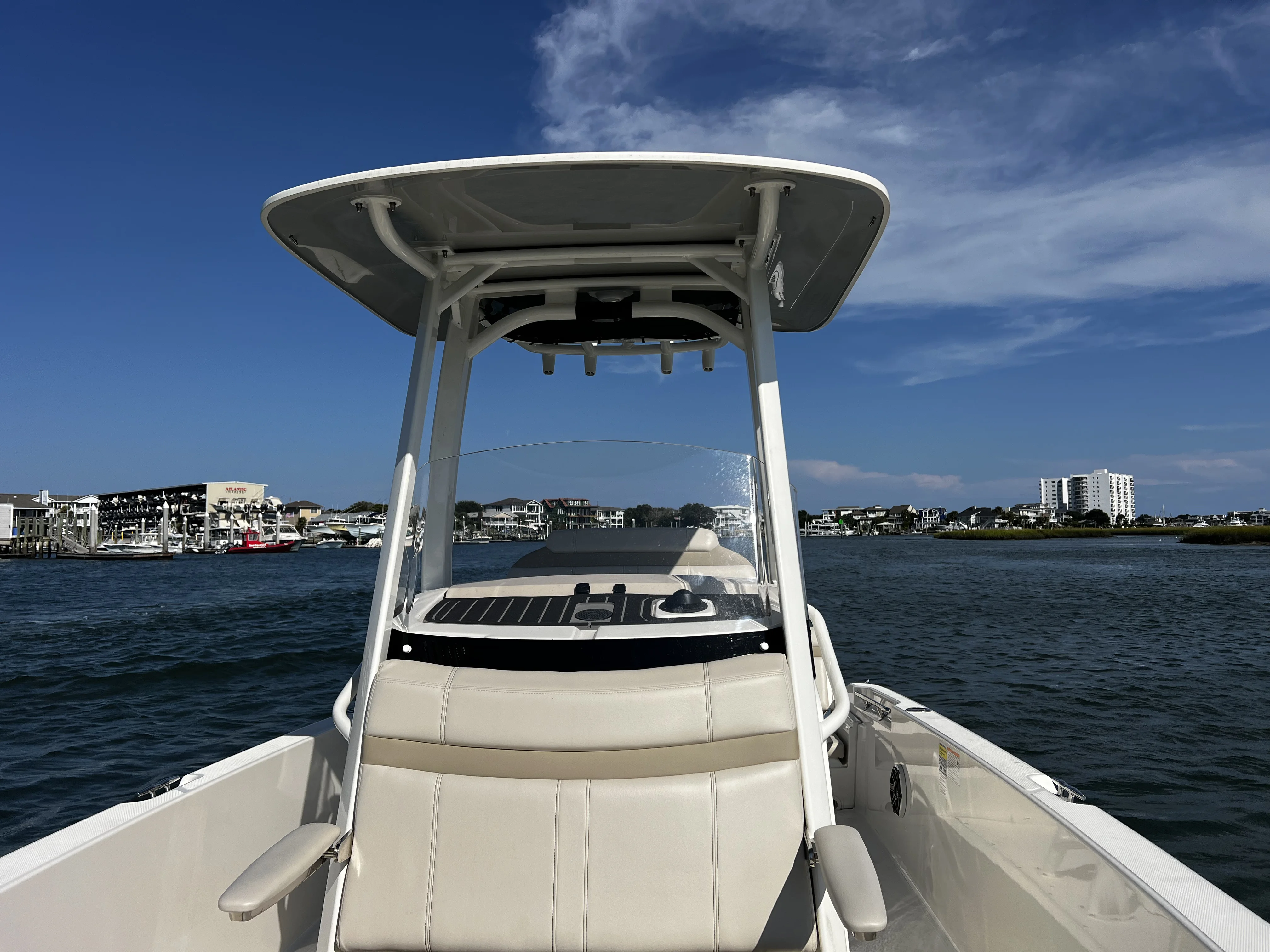 2025 Boston Whaler 220 Dauntless Image Thumbnail #19