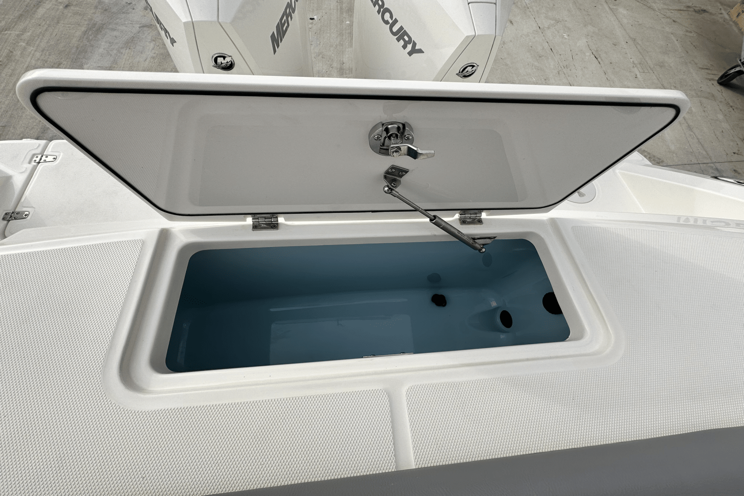 2023 Boston Whaler 330 OUTRAGE Image Thumbnail #11