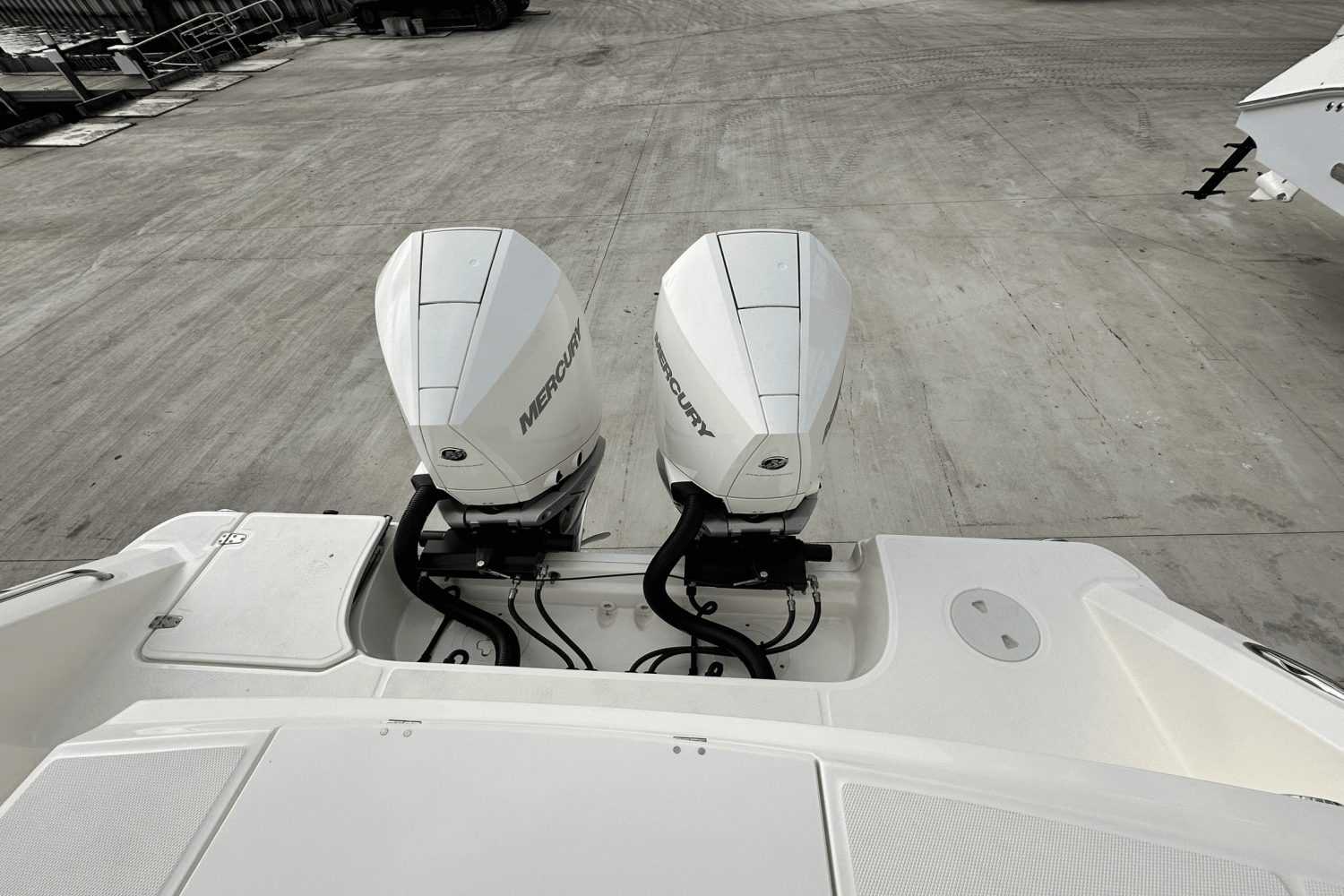 2023 Boston Whaler 330 OUTRAGE Image Thumbnail #9