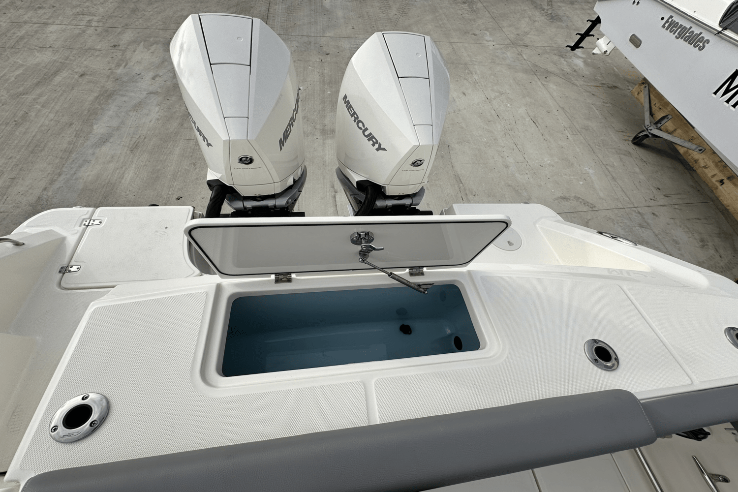 2023 Boston Whaler 330 OUTRAGE Image Thumbnail #10