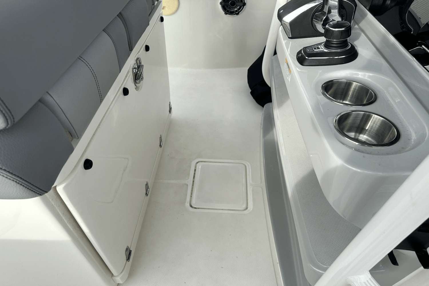 2023 Boston Whaler 330 OUTRAGE Image Thumbnail #40