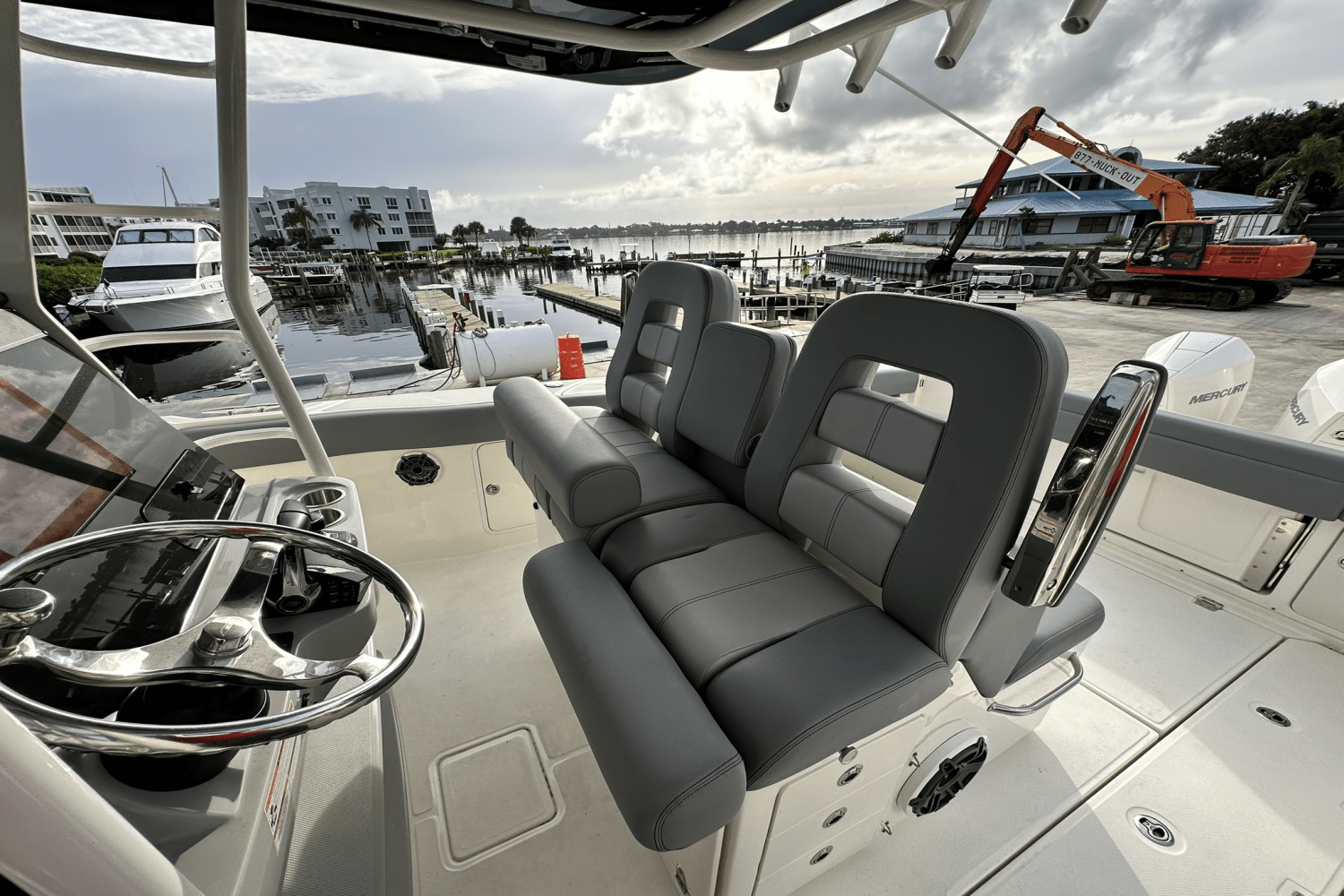 2023 Boston Whaler 330 OUTRAGE Image Thumbnail #26