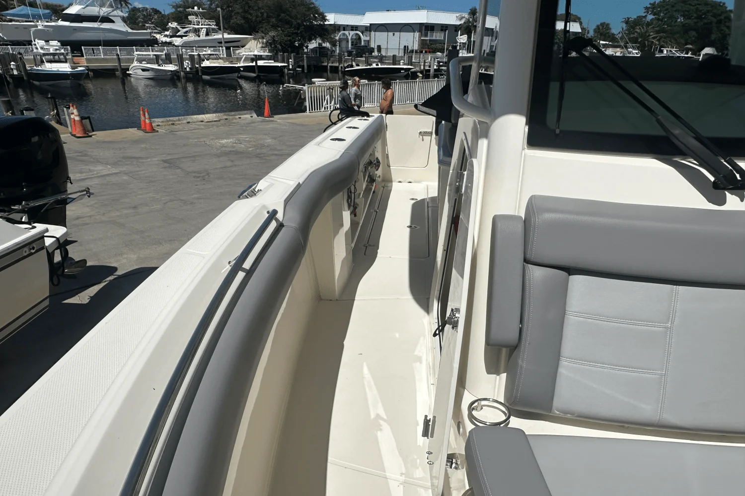 2024 Boston Whaler 280 OUTRAGE Image Thumbnail #11
