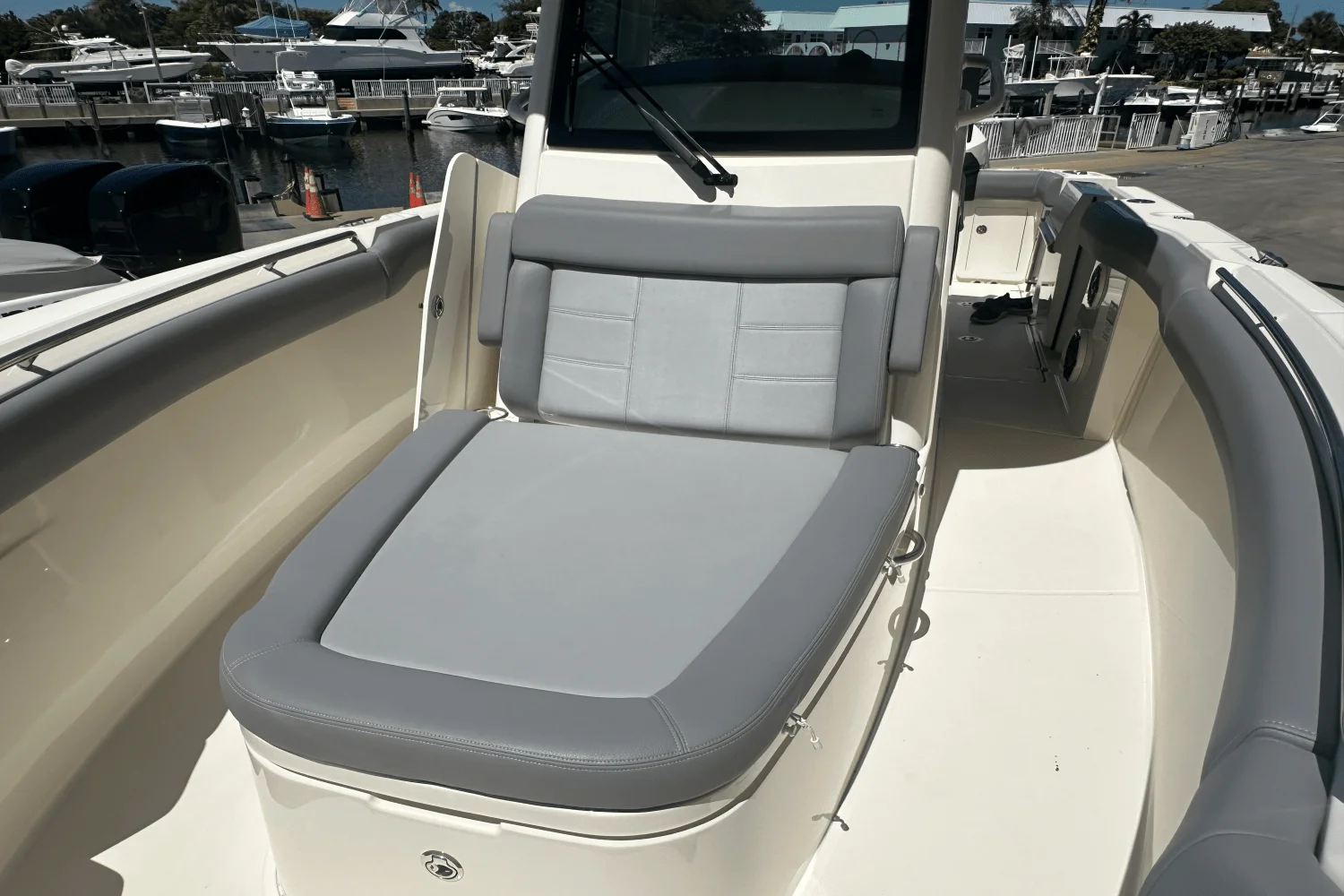 2024 Boston Whaler 280 OUTRAGE Image Thumbnail #7