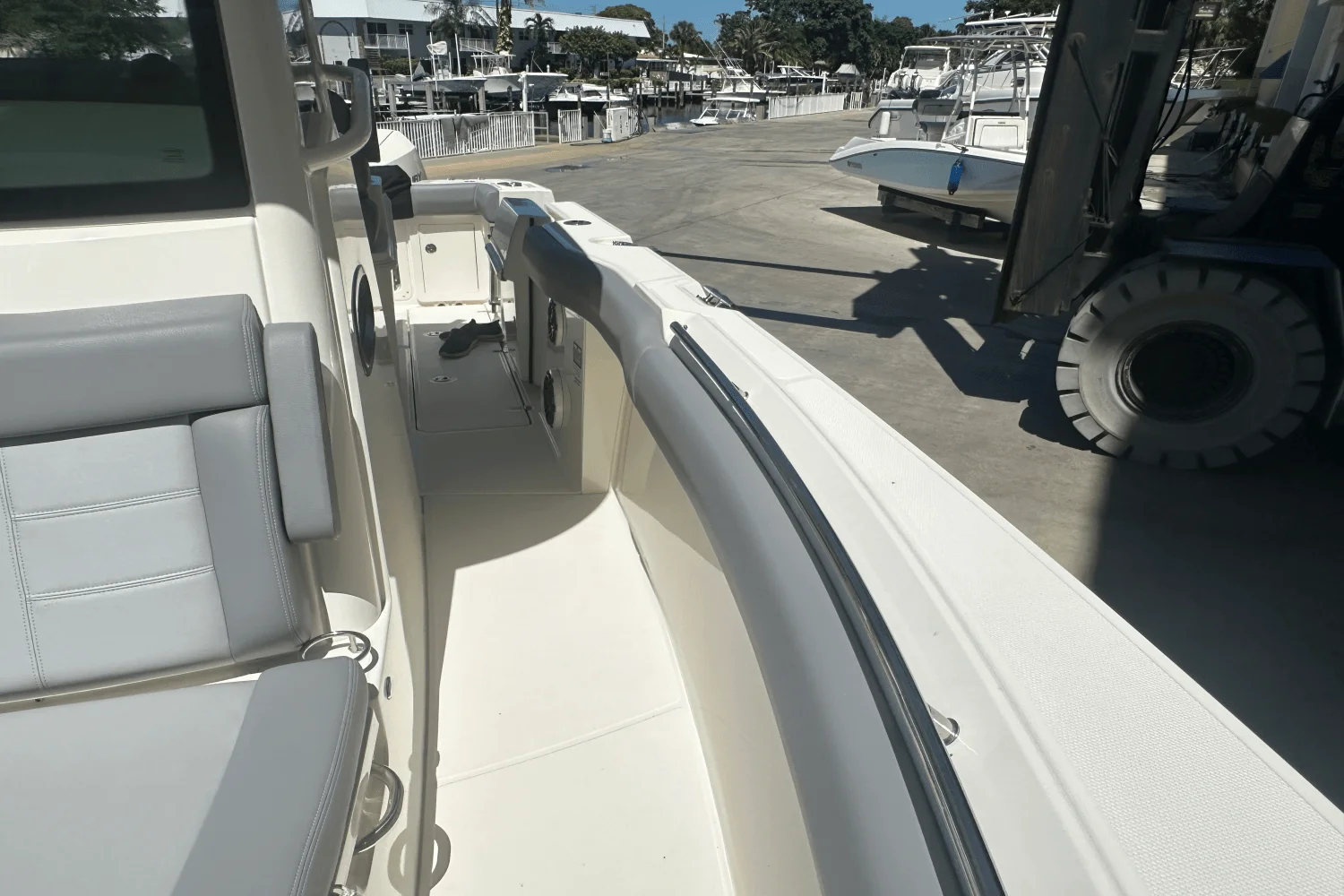 2024 Boston Whaler 280 OUTRAGE Image Thumbnail #10