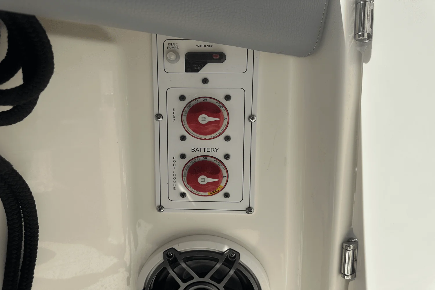 2024 Boston Whaler 280 OUTRAGE Image Thumbnail #27