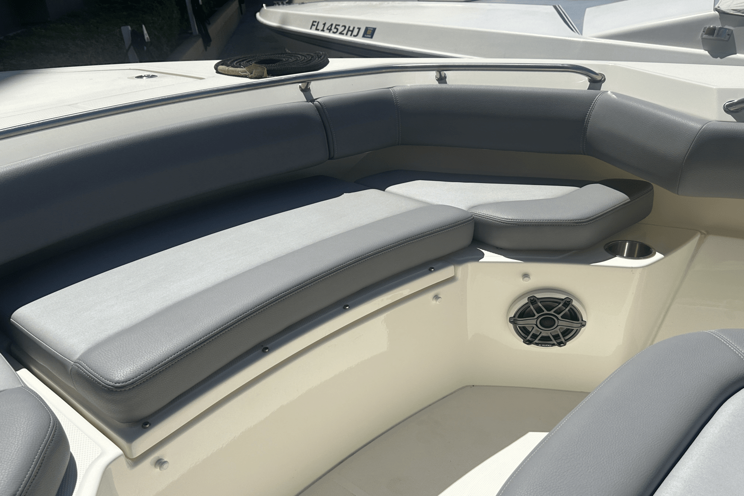 2024 Boston Whaler 280 OUTRAGE Image Thumbnail #6
