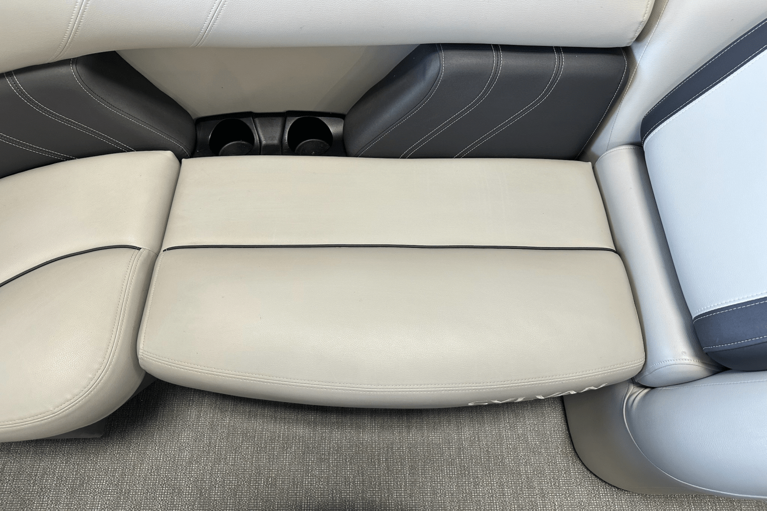 2022 Sylvan 822 LZ SE Image Thumbnail #10