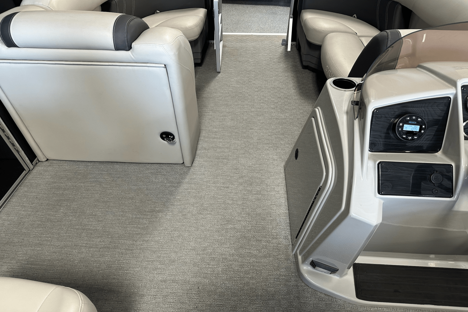 2022 Sylvan 822 LZ SE Image Thumbnail #36