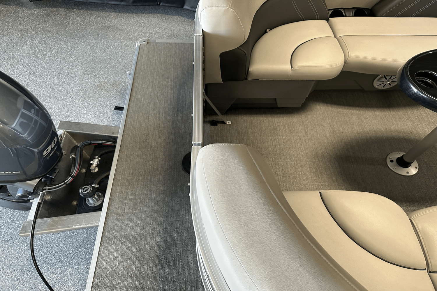 2022 Sylvan 822 LZ SE Image Thumbnail #6