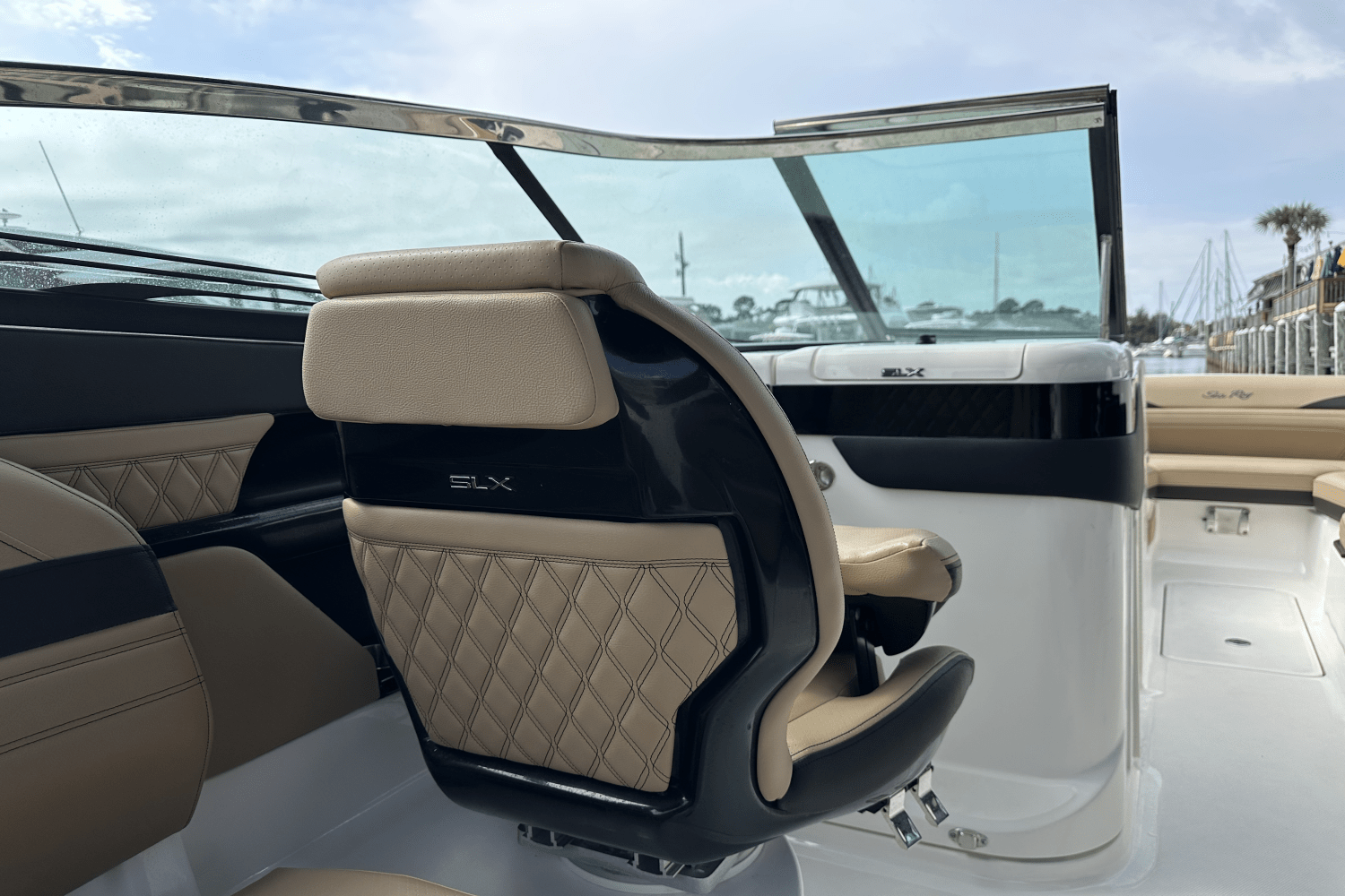 2024 Sea Ray 260 SXO Image Thumbnail #16
