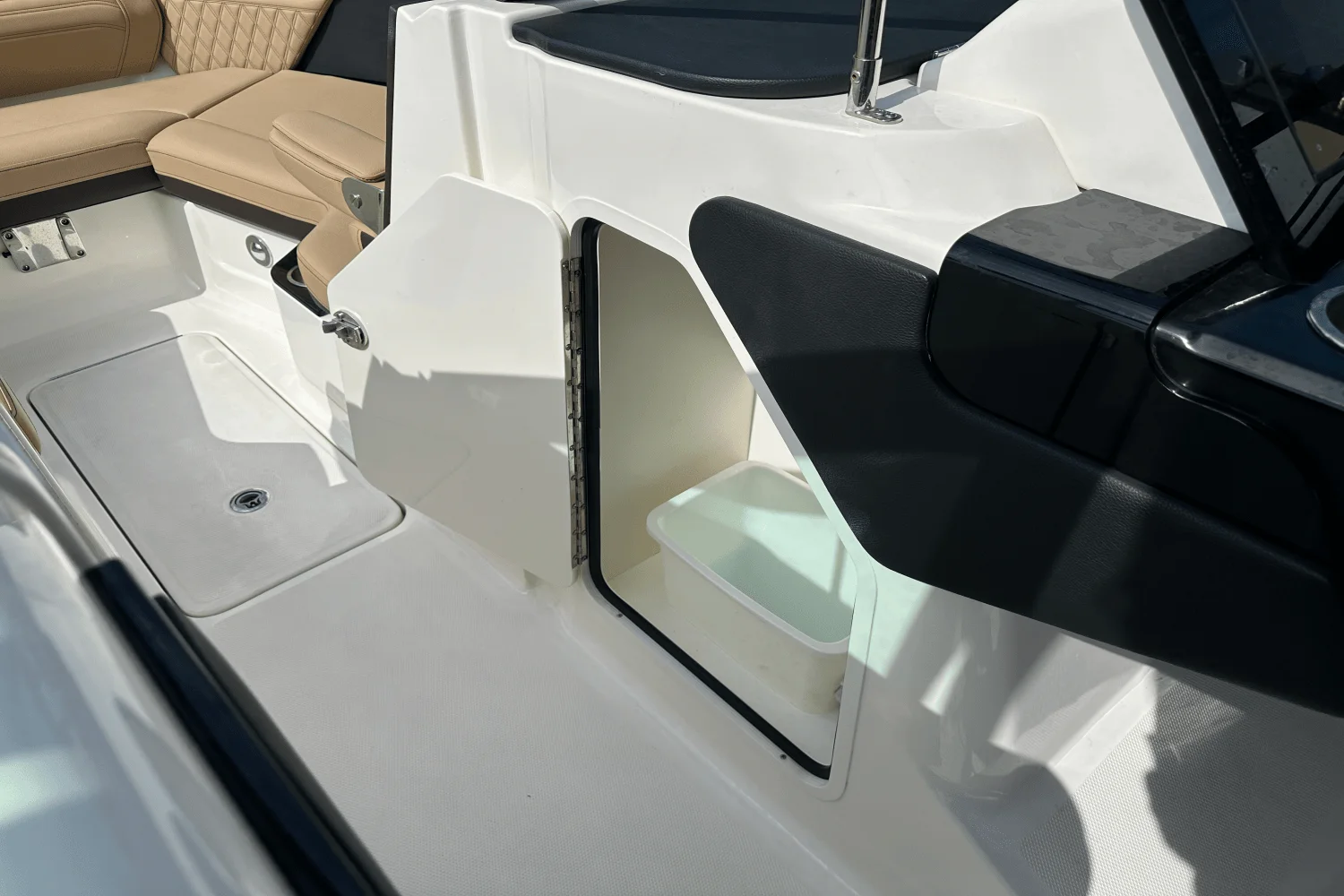 2024 Sea Ray SLX 260 Outboard Image Thumbnail #38