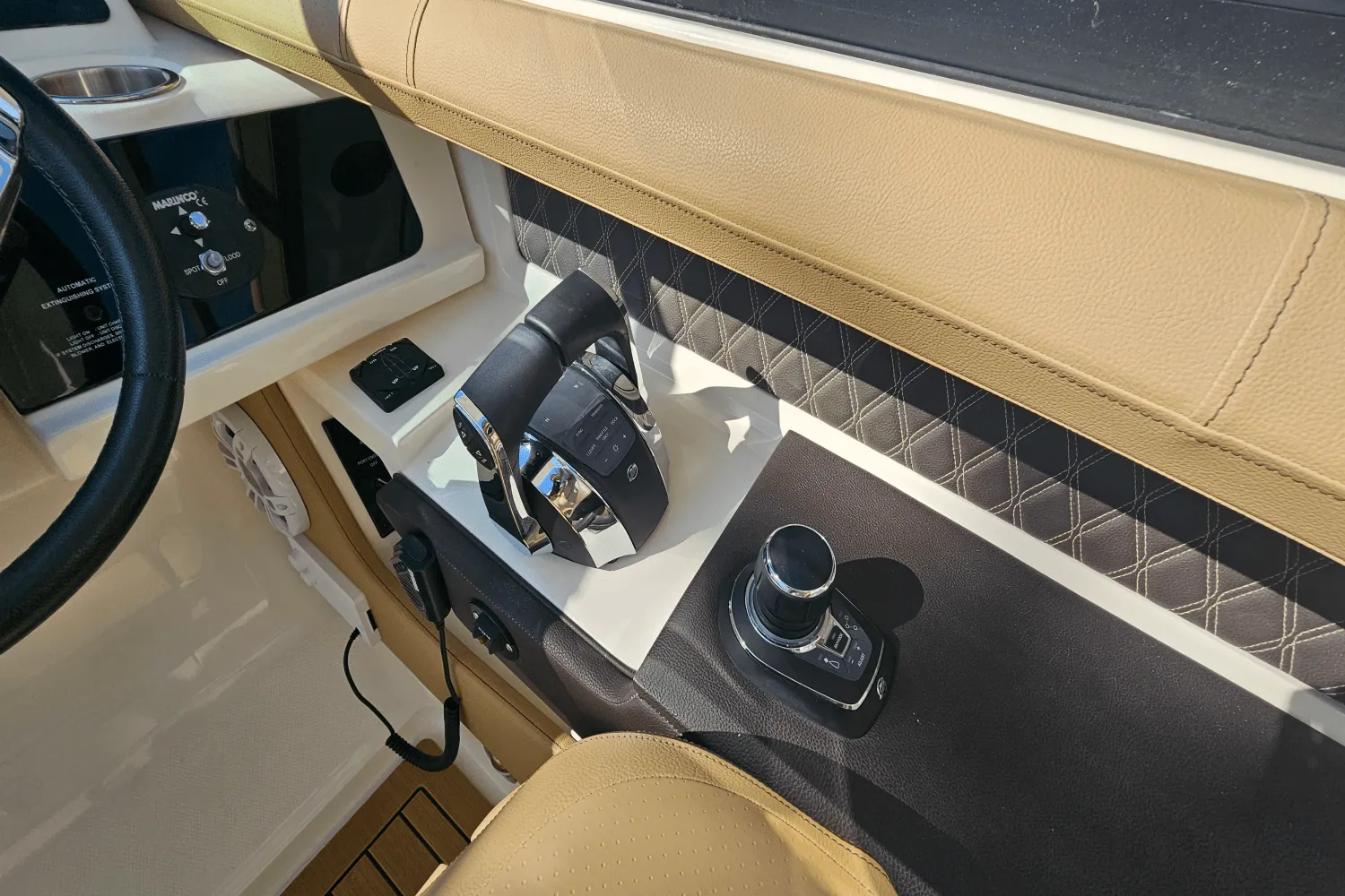2019 Sea Ray 310 SLX Image Thumbnail #31