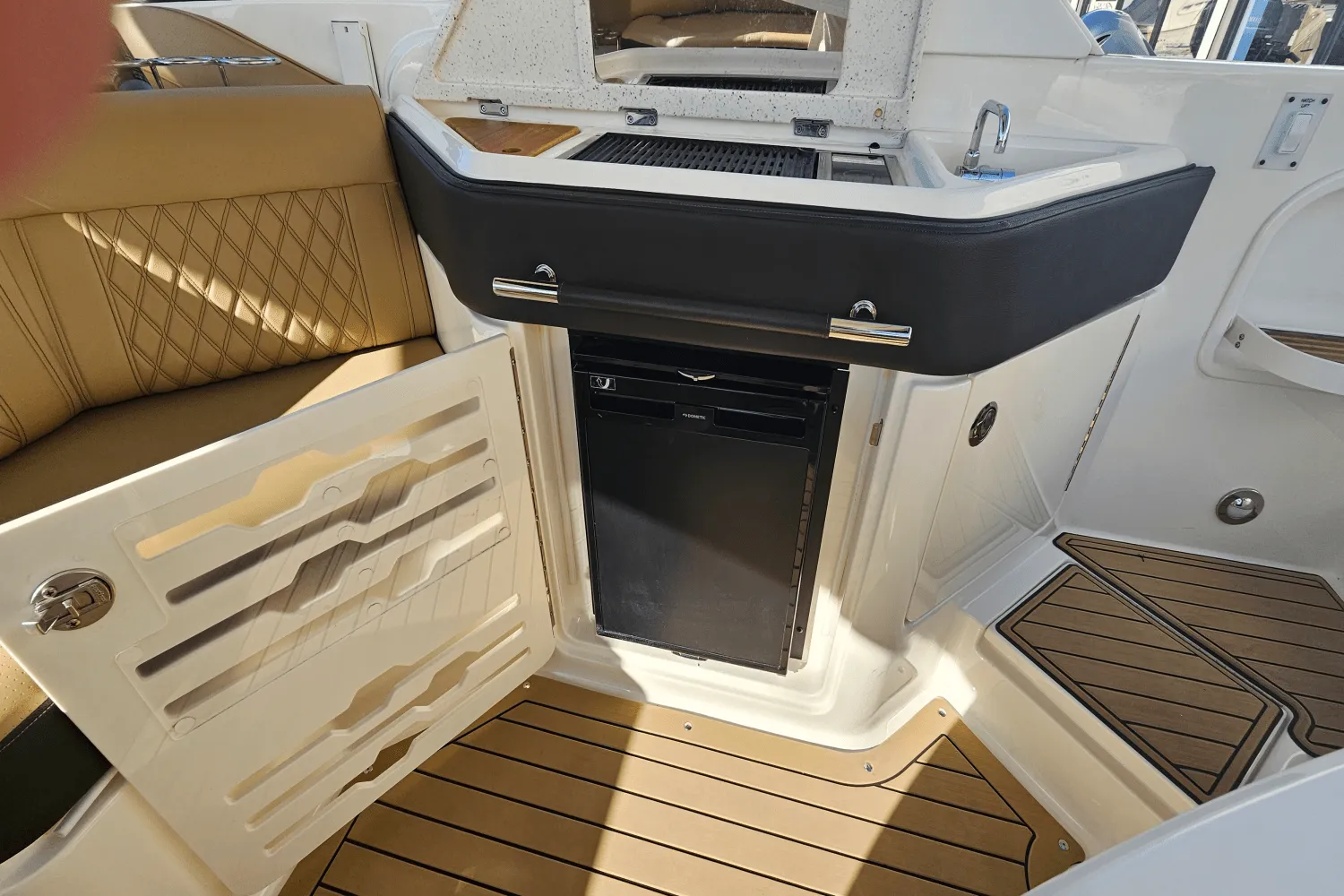 2019 Sea Ray 310 SLX Image Thumbnail #16