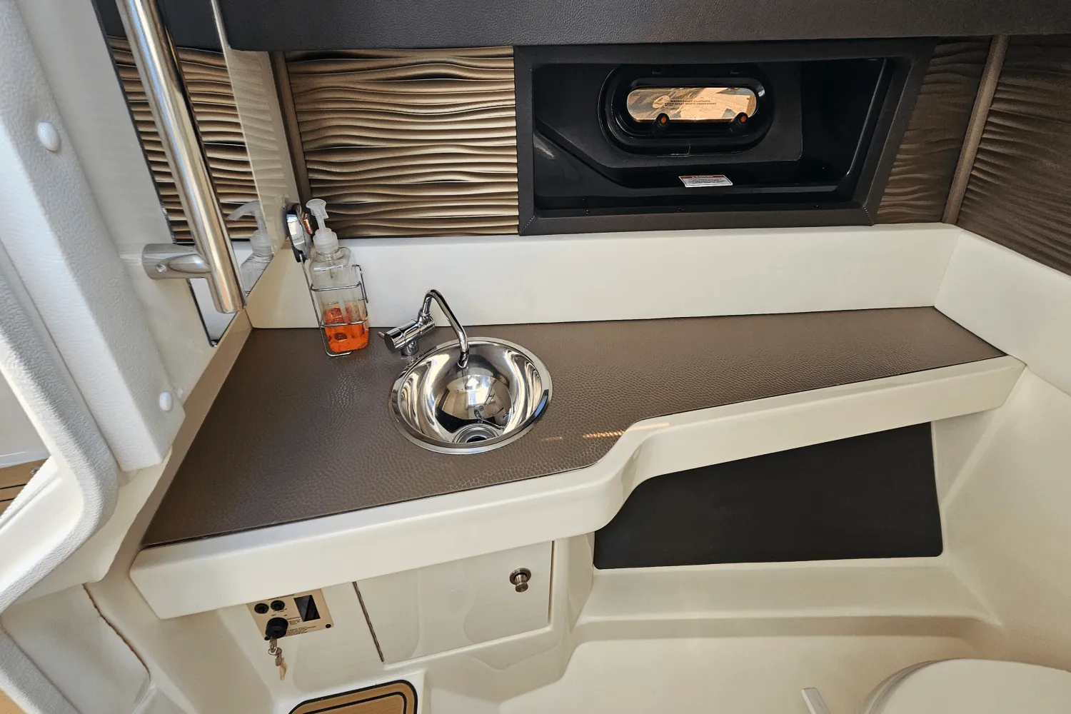 2019 Sea Ray 310 SLX Image Thumbnail #26