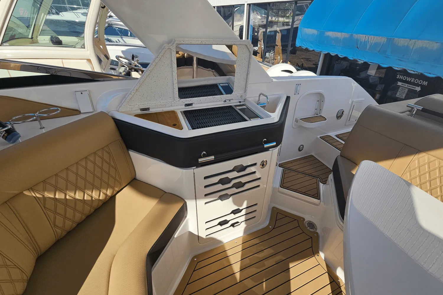 2019 Sea Ray 310 SLX Image Thumbnail #15