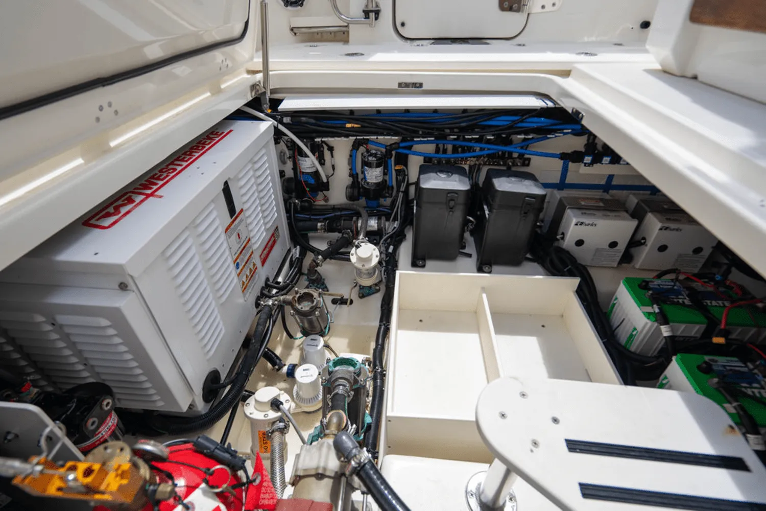 2022 Boston Whaler 350 REALM Image Thumbnail #22