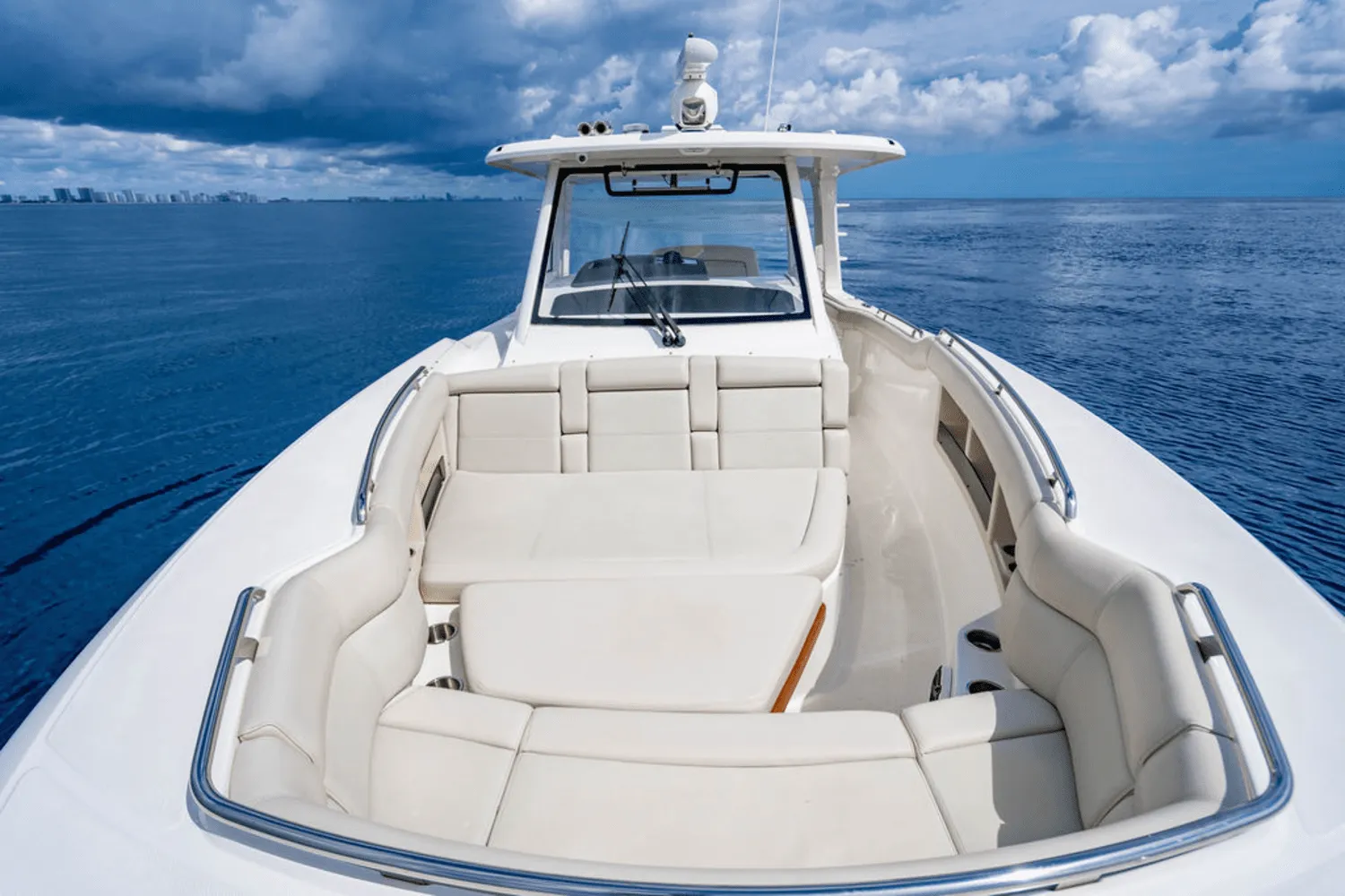 2022 Boston Whaler 350 REALM Image Thumbnail #16