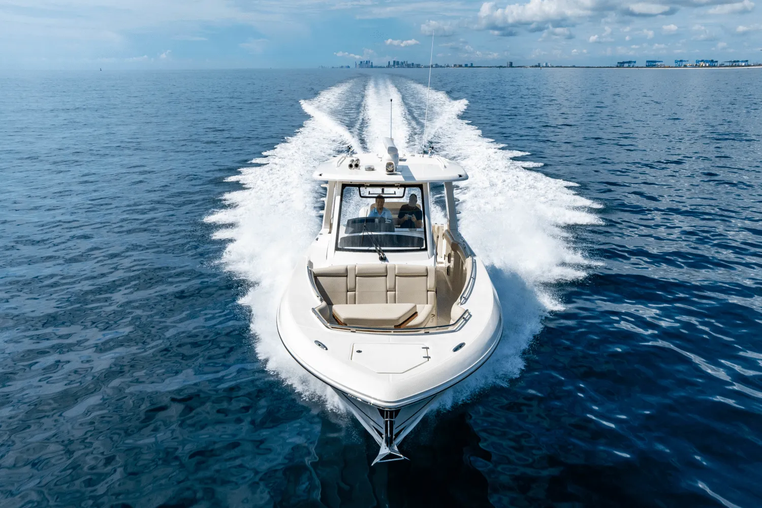 2022 Boston Whaler 350 REALM Image Thumbnail #3