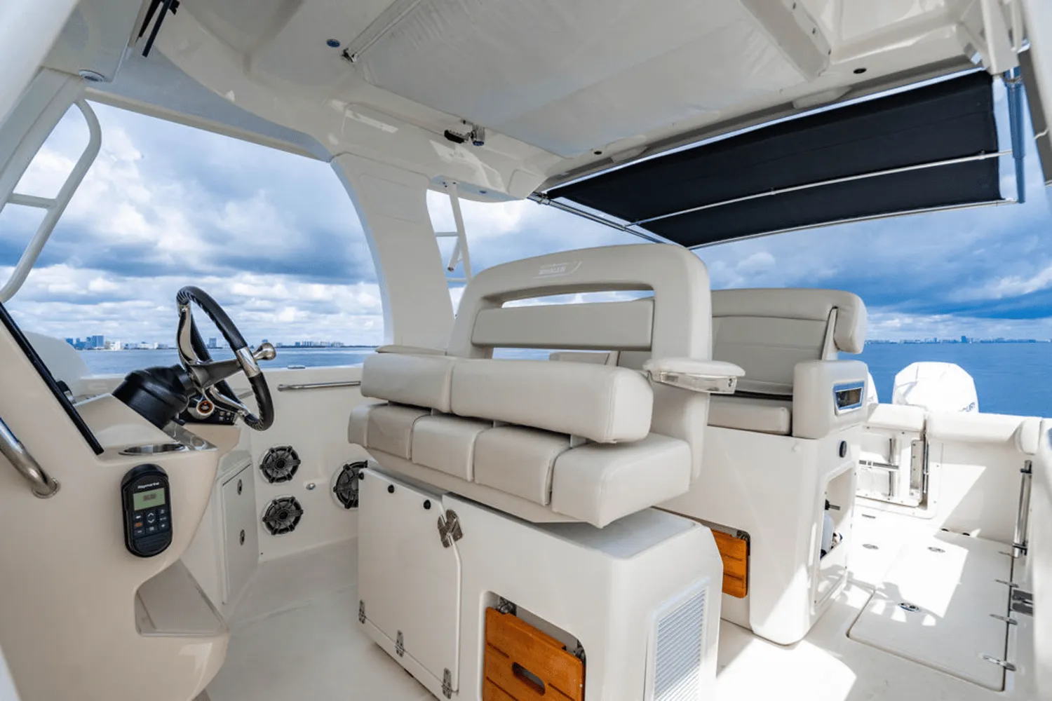 2022 Boston Whaler 350 REALM Image Thumbnail #13