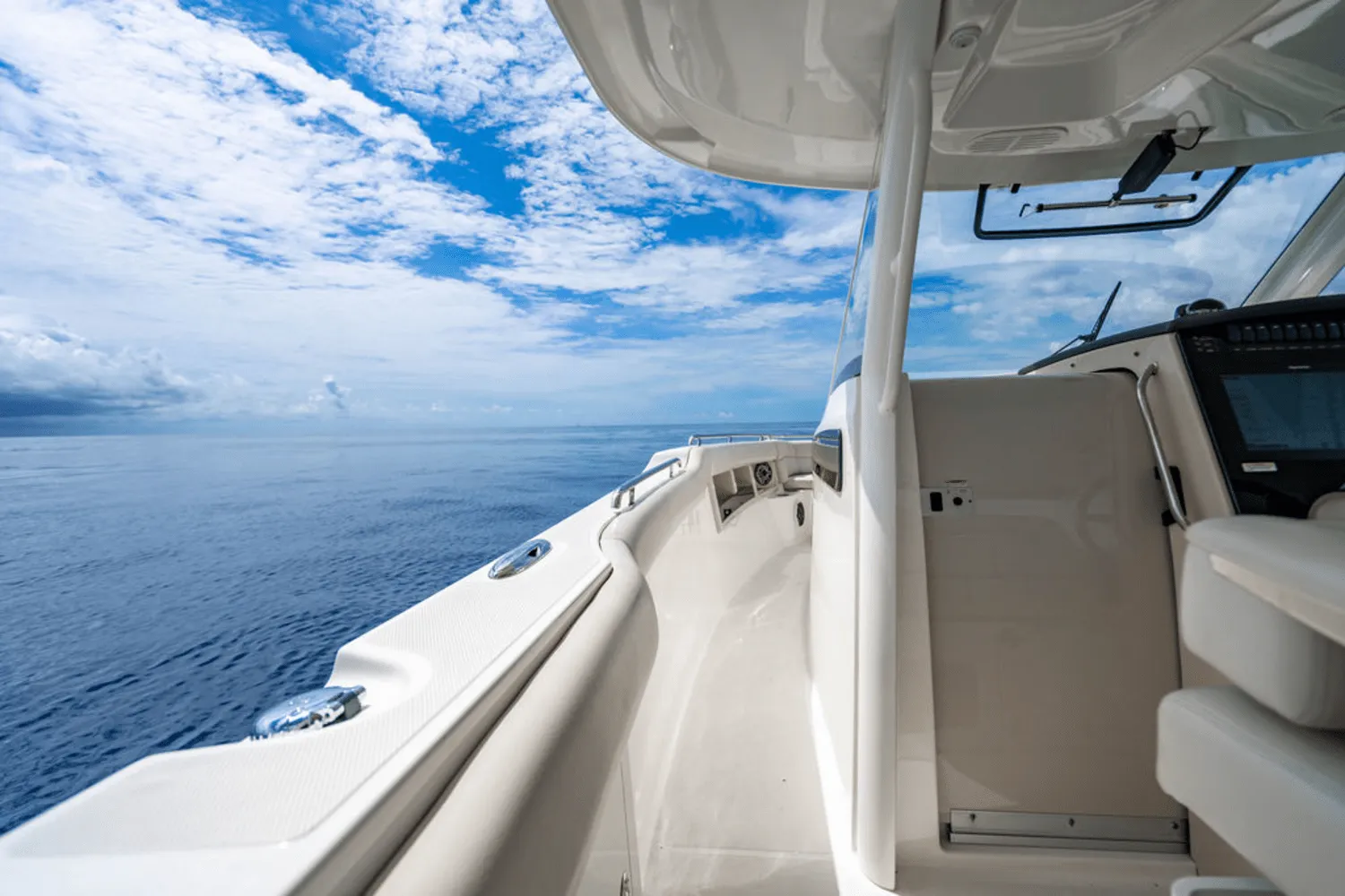 2022 Boston Whaler 350 REALM Image Thumbnail #14