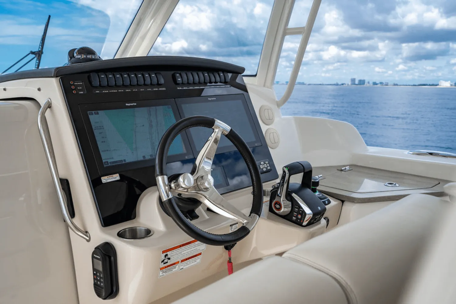 2022 Boston Whaler 350 REALM Image Thumbnail #11