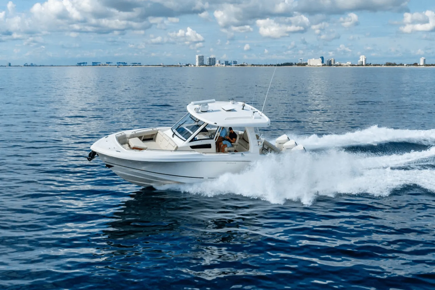 2022 Boston Whaler 350 REALM Image Thumbnail #4