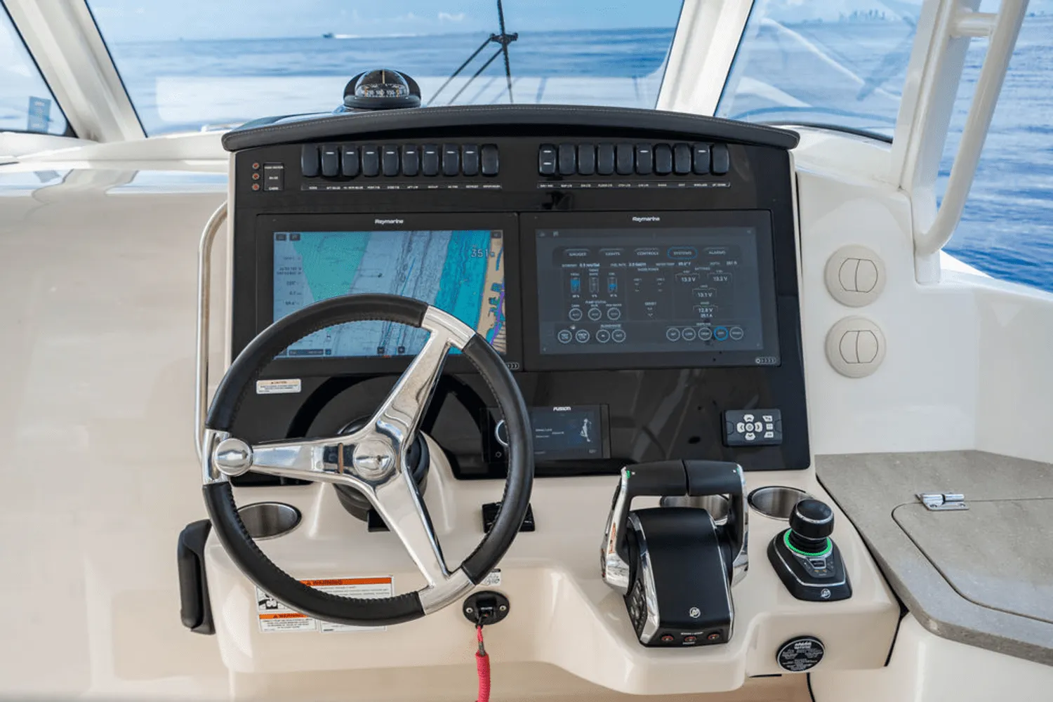 2022 Boston Whaler 350 REALM Image Thumbnail #12