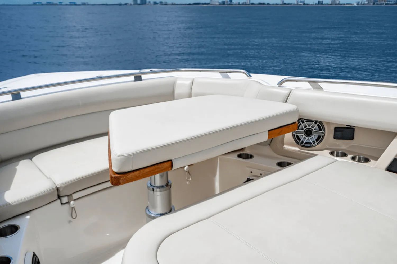 2022 Boston Whaler 350 REALM Image Thumbnail #17