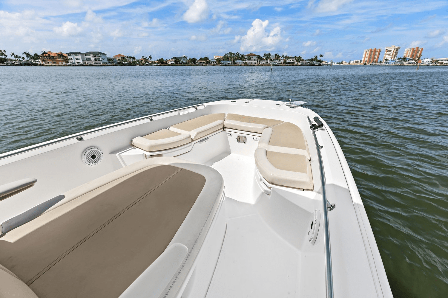 2018 Boston Whaler 270 DAUNTLESS Image Thumbnail #32