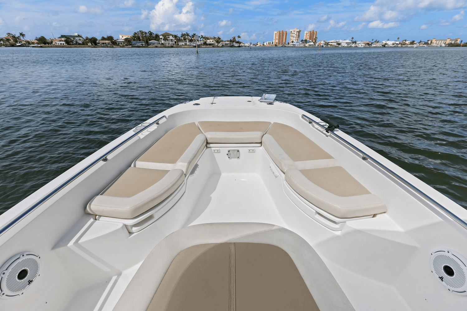 2018 Boston Whaler 270 DAUNTLESS Image Thumbnail #33