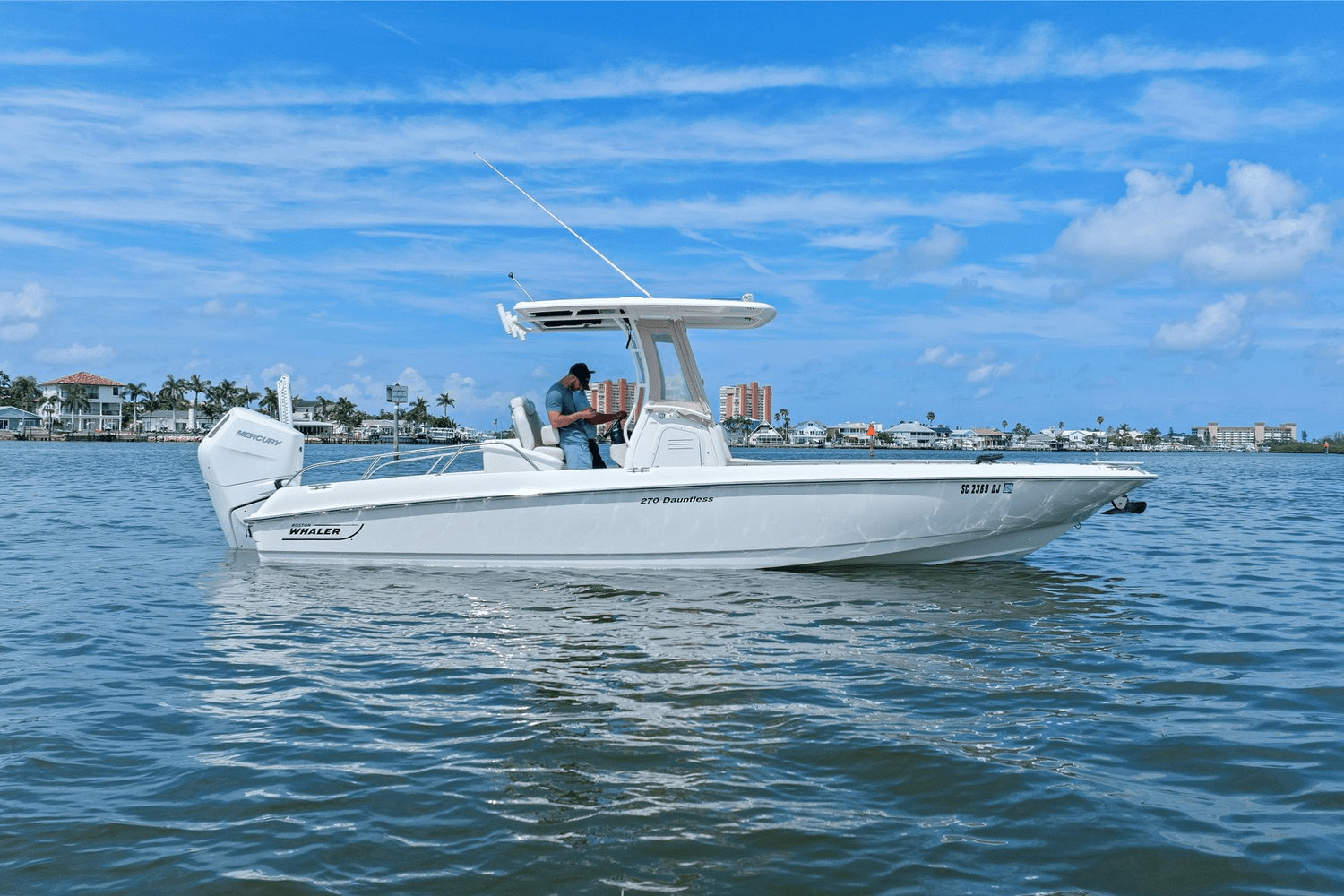 2018 Boston Whaler 270 DAUNTLESS Image Thumbnail #5