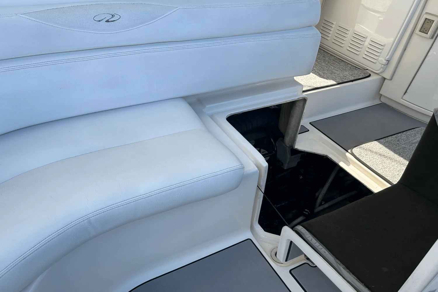 2005 Regal COMMODORE 4260 Image Thumbnail #37