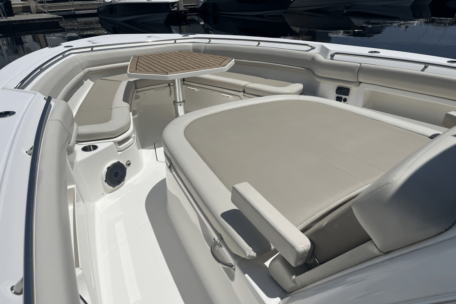 2021 Boston Whaler 380 OUTRAGE Image Thumbnail #4