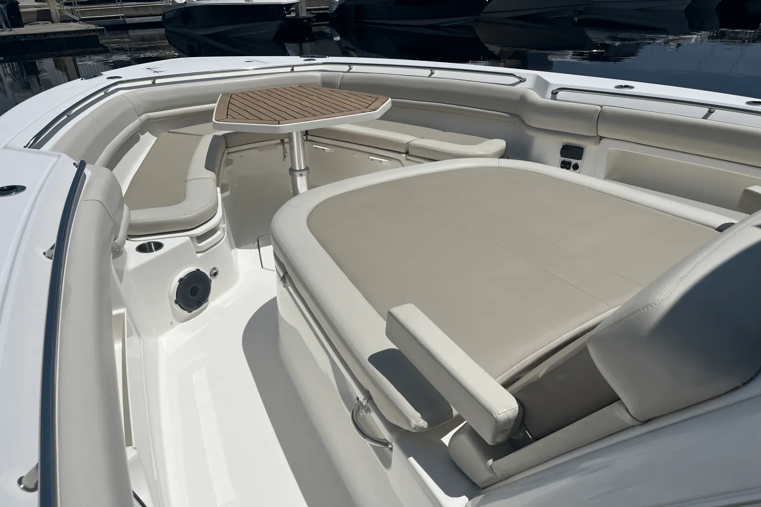 2021 Boston Whaler 380 OUTRAGE Image Thumbnail #4