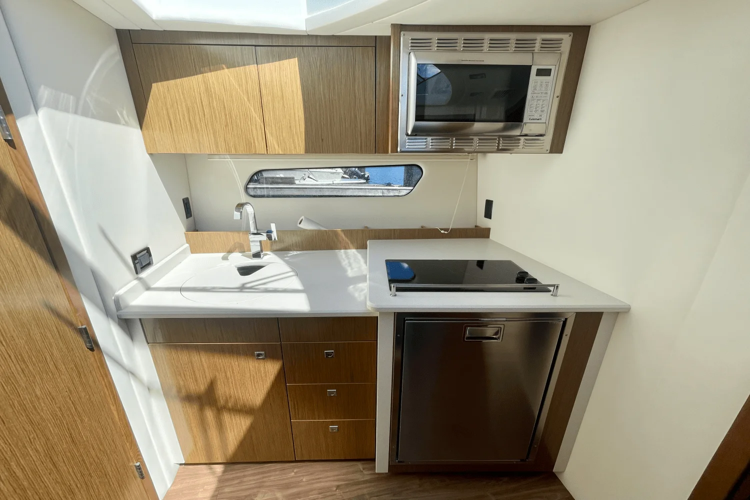 2015 Cruisers Yachts 41 CANTIUS Image Thumbnail #22