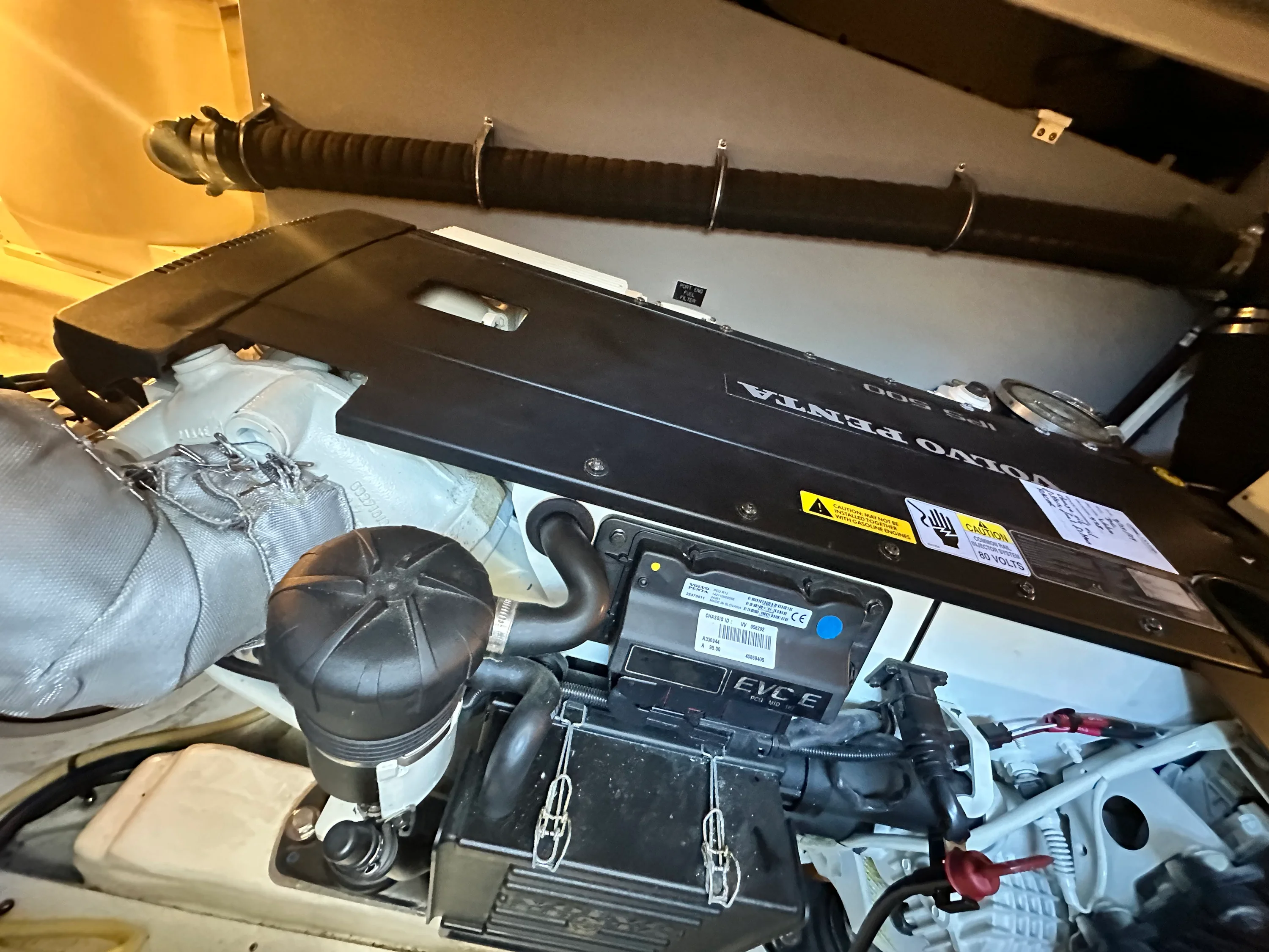 2015 Cruisers Yachts 41 CANTIUS Image Thumbnail #36