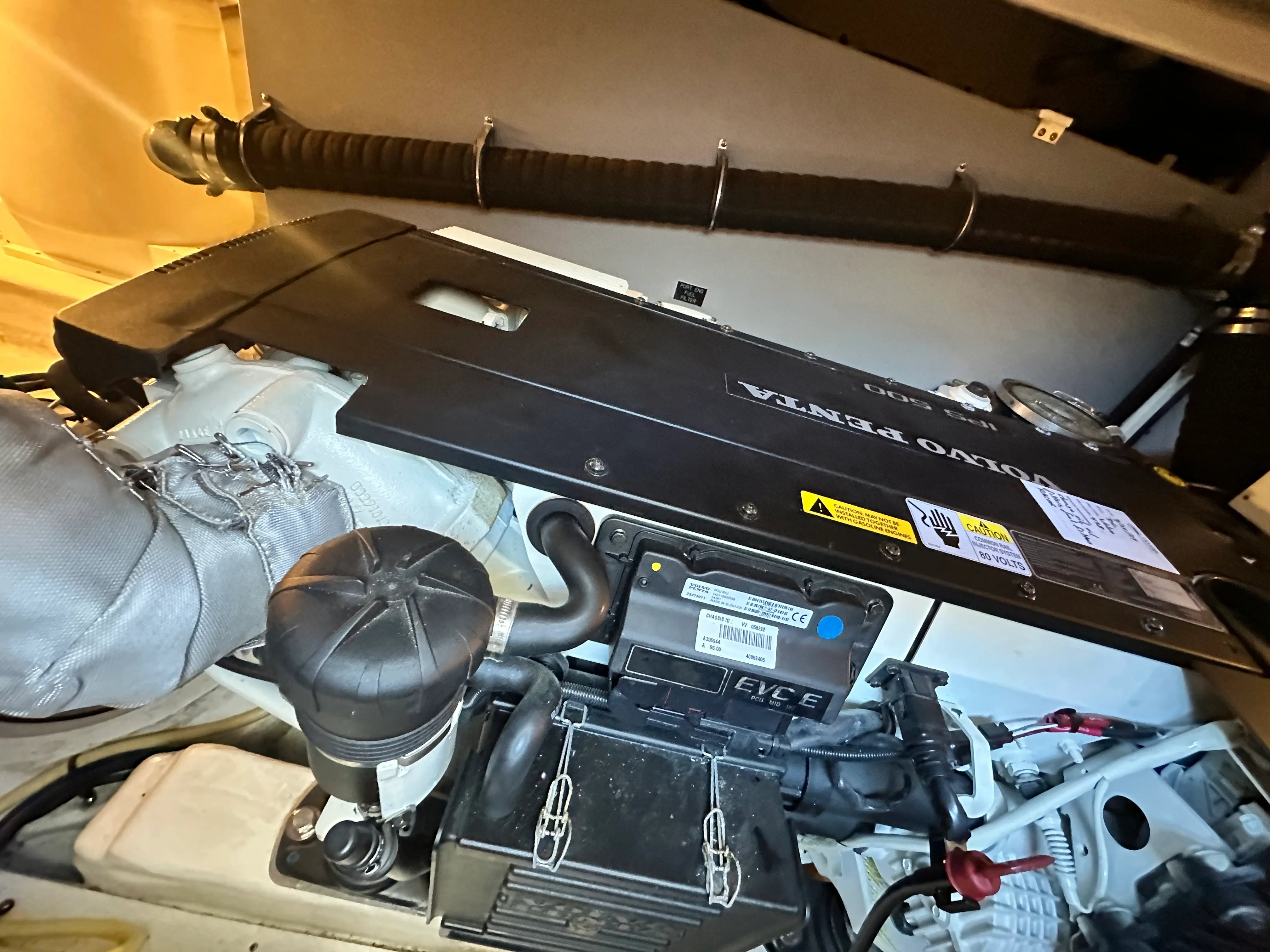 2015 Cruisers Yachts 41 CANTIUS Image Thumbnail #36