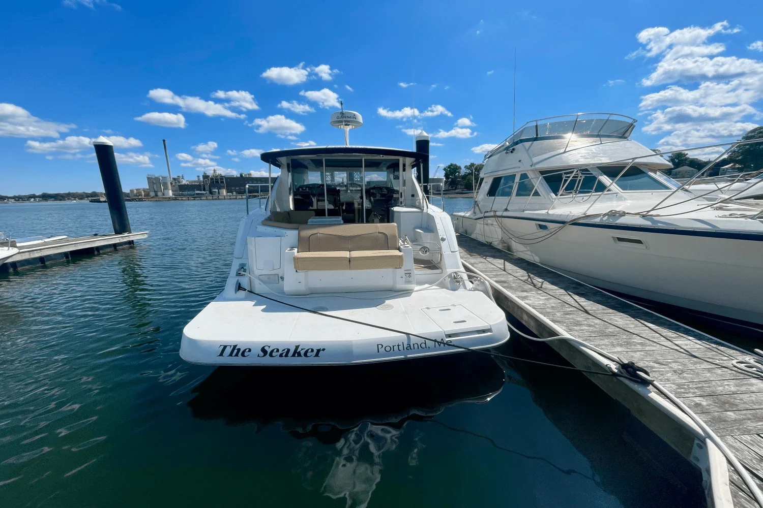 2015 Cruisers Yachts 41 CANTIUS Image Thumbnail #2