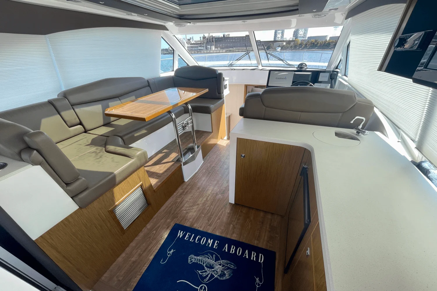 2015 Cruisers Yachts 41 CANTIUS Image Thumbnail #11