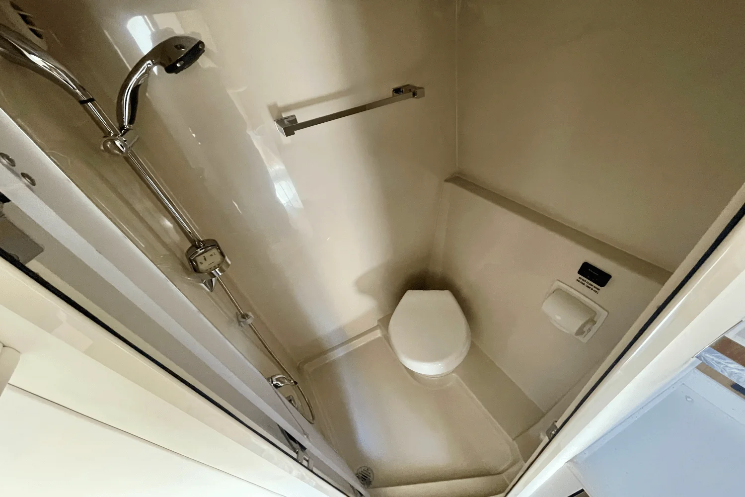 2015 Cruisers Yachts 41 CANTIUS Image Thumbnail #30